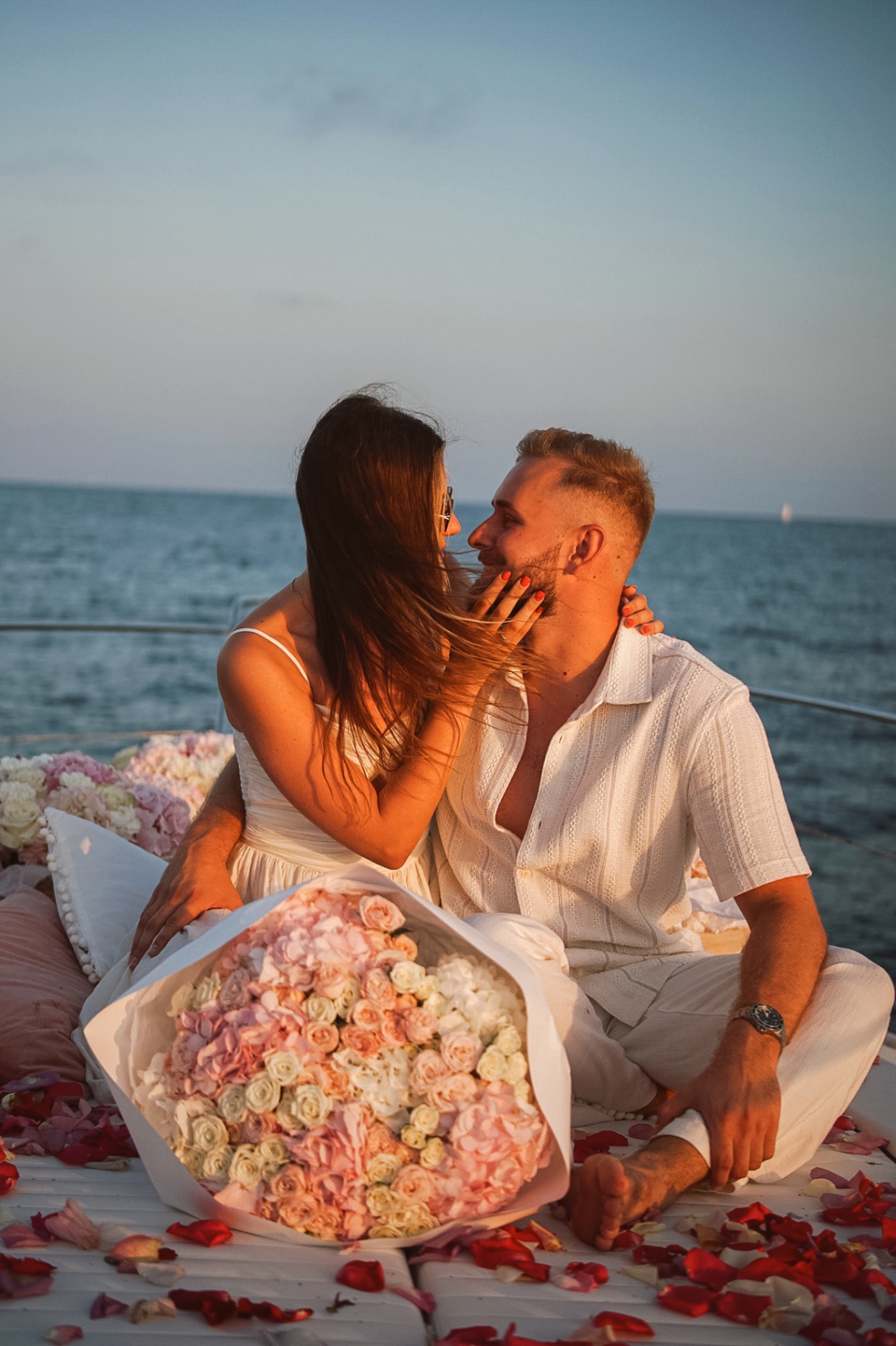 Decoración floral de Brisalta en un velero para una pedida de mano en Alicante — 4