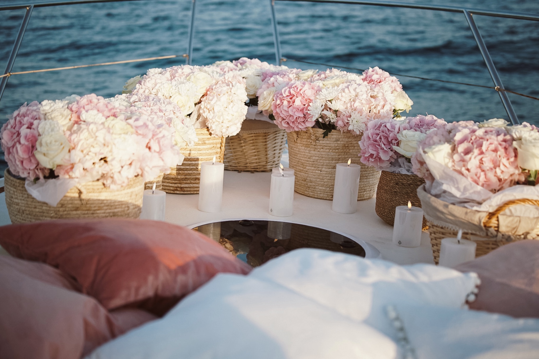 Decoración floral de Brisalta en un velero para una pedida de mano en Alicante — 3