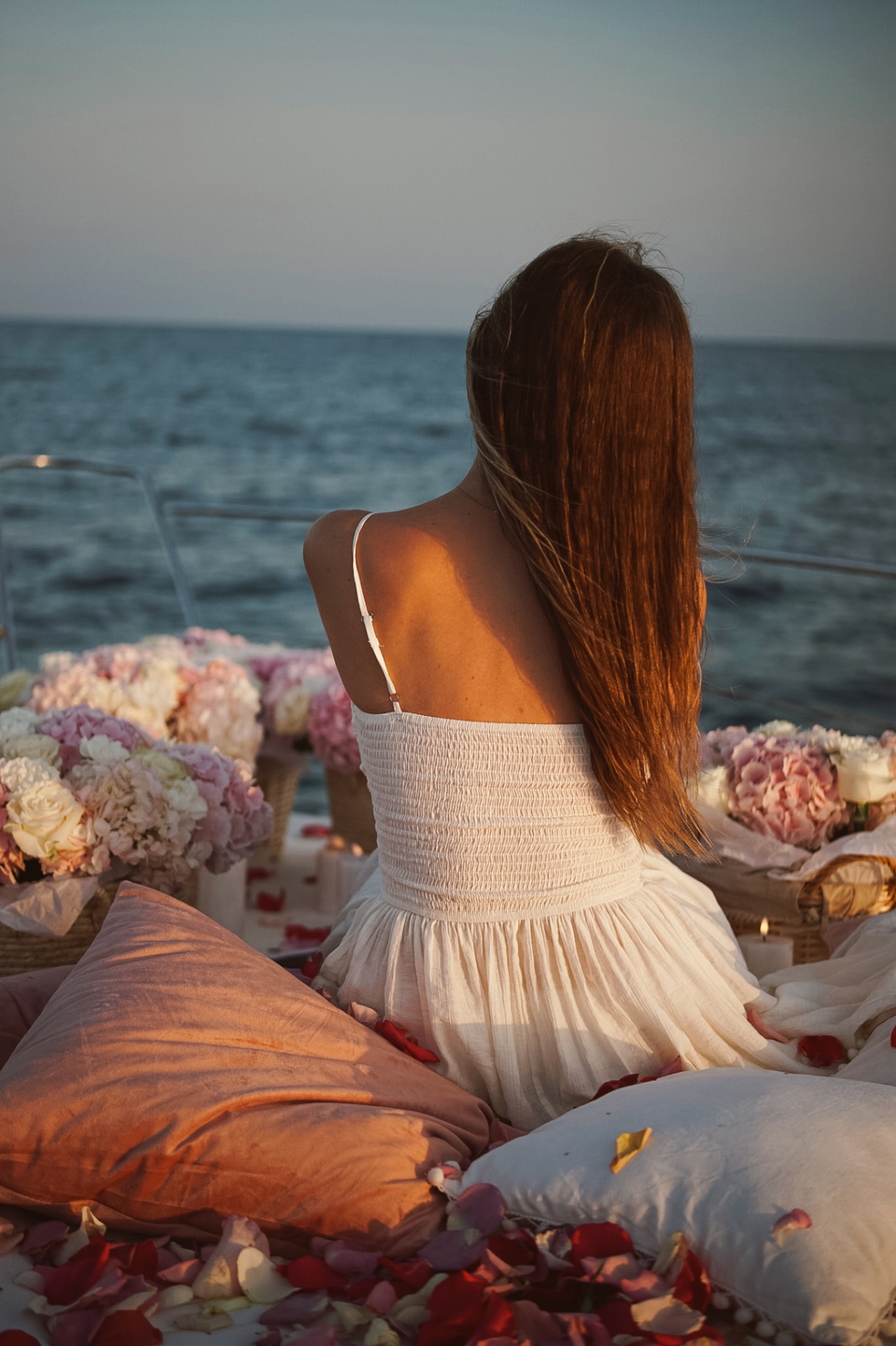 Decoración floral de Brisalta en un velero para una pedida de mano en Alicante — 8